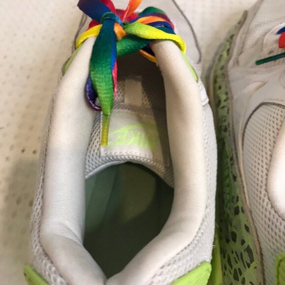 NIKE WOMENS AIR MAX 90 LEATHER SAFARI SNEAKER  SIZE 9.5 - Picture 7 of 9